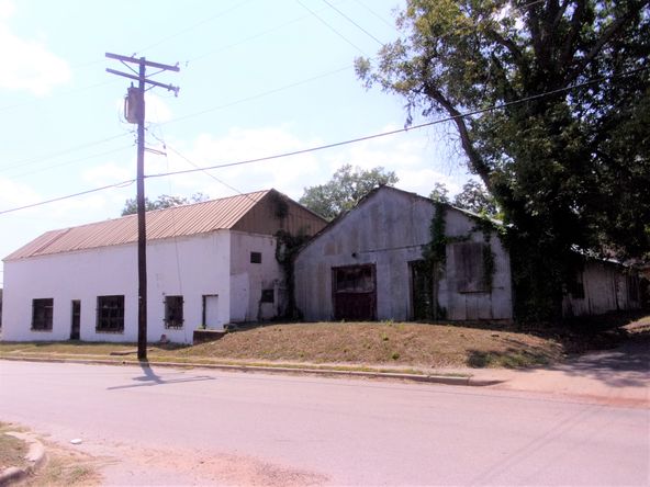 200 S Mill St, Henderson, TX 75654